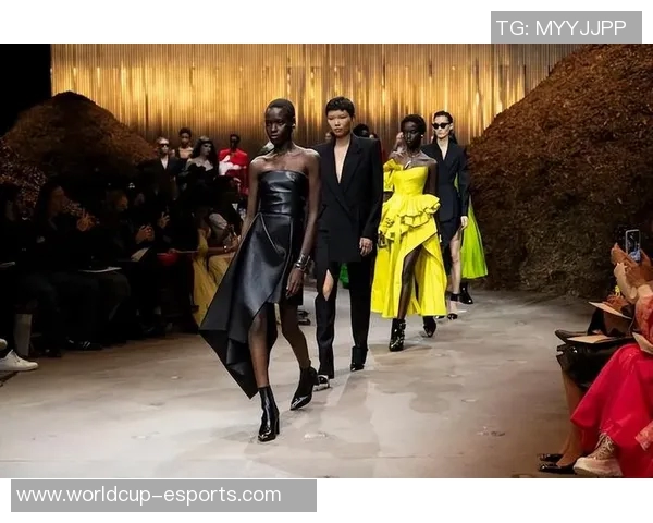 风衣球星：演绎足球场上的优雅与力量，挑战传统的运动时尚新风潮